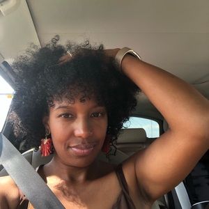 Meet your Posher, Angella